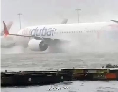 پروازها به فرودگاه دبی، به علت سیل متوقف گردید