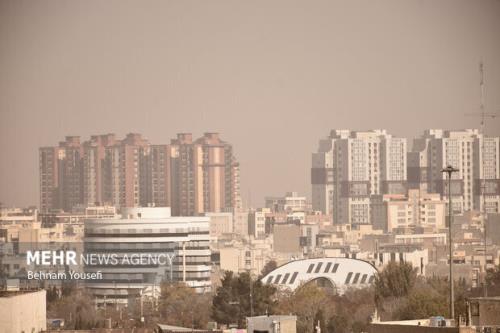 هوای شهر تهران برای گروههای حساس ناسالم می باشد