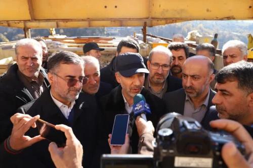 بازدید وزیر نیرو از سد درحال ساخت گلورد