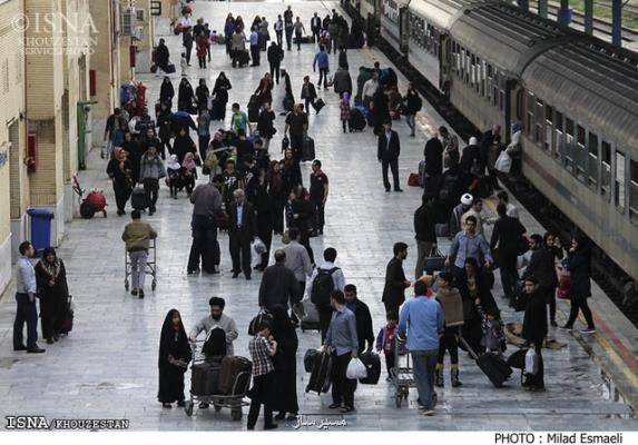 قطار تهران-قم-اصفهان متوقف نشده، اختلاف نظر داریم
